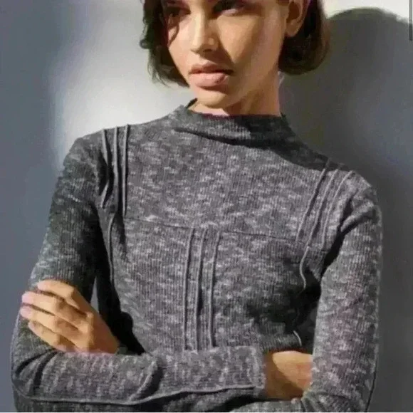 Out From Under Tripp Mock Cropped Top Urban Outfitters Gray Turtleneck Crop Top - Picture 5 of 5